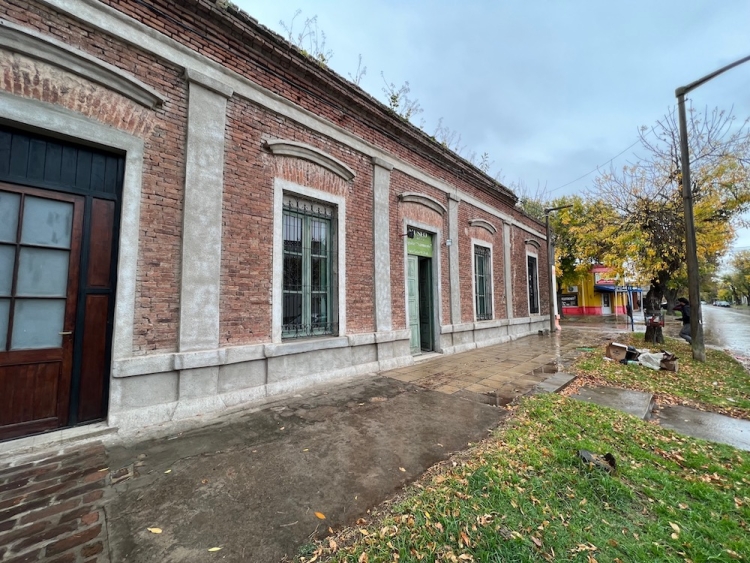 Centro Cultural, Museo y Biblioteca Popular Sarmiento (Anexo Sala Carlos Reali)